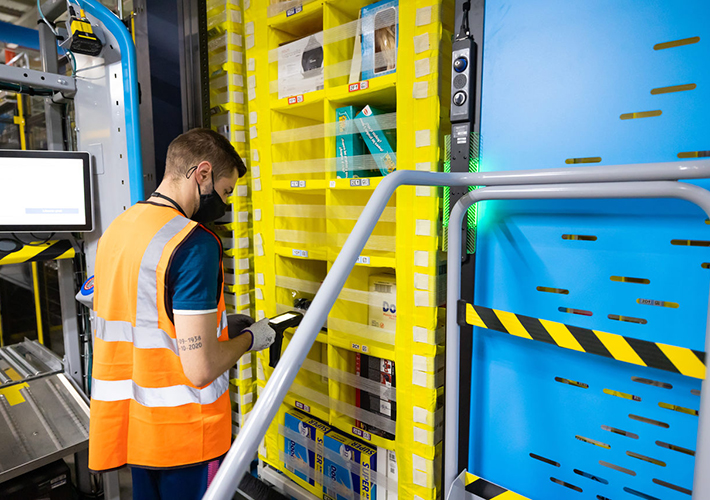 Foto El nuevo centro es el primero de este tipo en Europa y facilitará la entrega en pocas horas a los clientes Amazon Prime en Madrid para cientos de miles de productos.